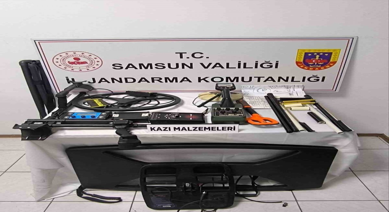 Jandarmadan 4 ilçede define operasyonu: 11 kişi yakalandı