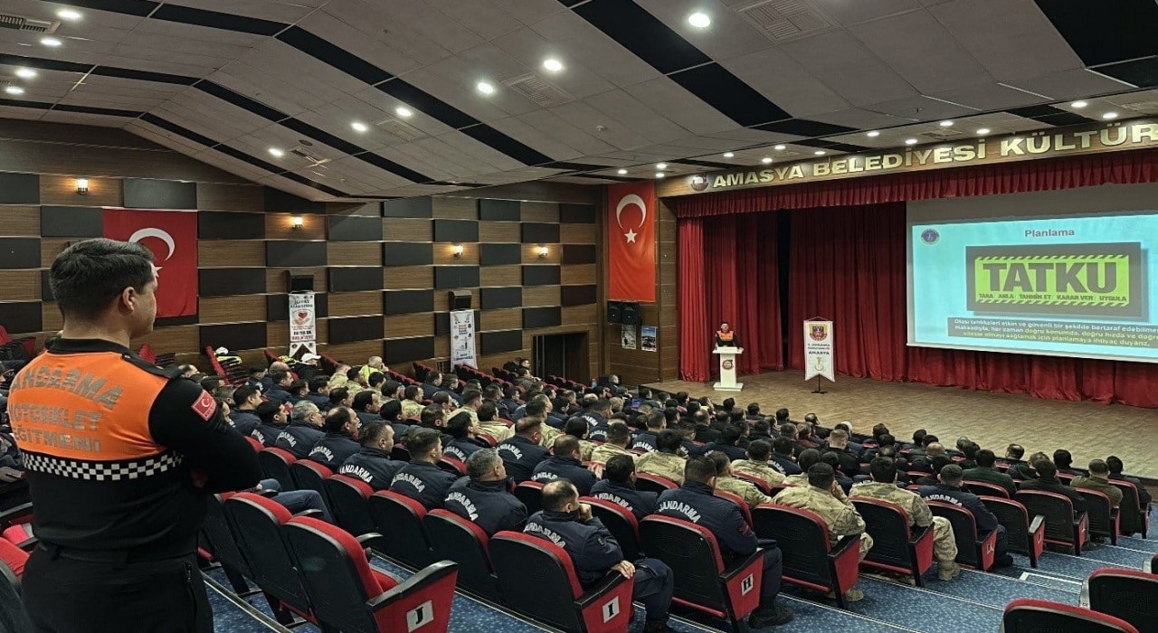 Jandarmadan güvenli motosiklet kullanımı eğitimi