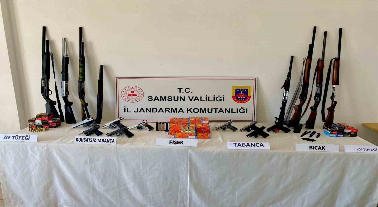 Jandarmadan kaçak silah operasyonu