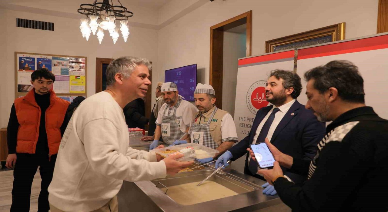 Japonyada ilk iftara yoğun ilgi