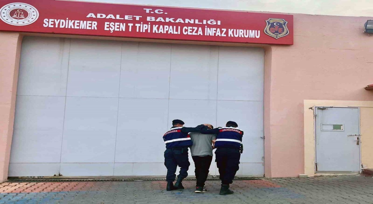 JASAT timlerinden Yatağan ve Fethiyede aranan şahıslara yönelik operasyon