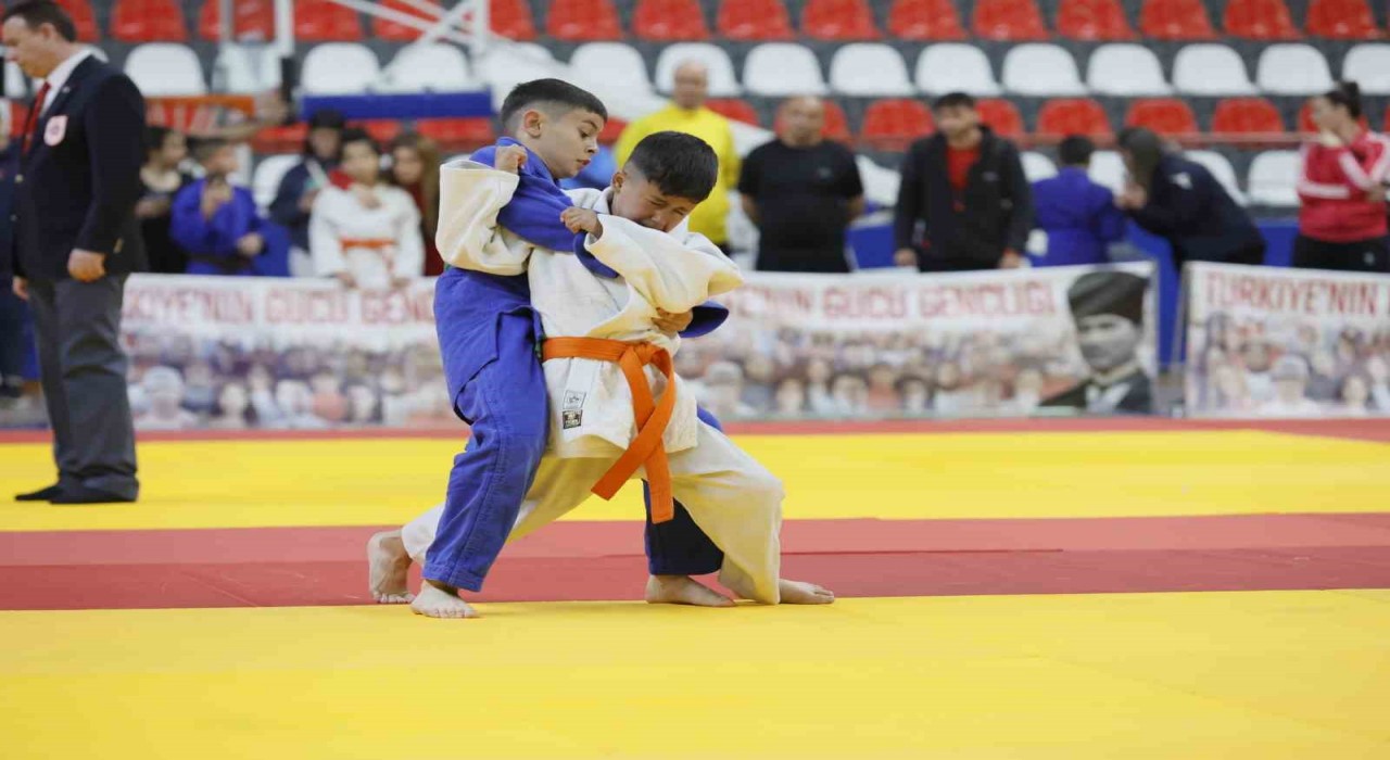 Judo grup şampiyonası Denizlide başladı