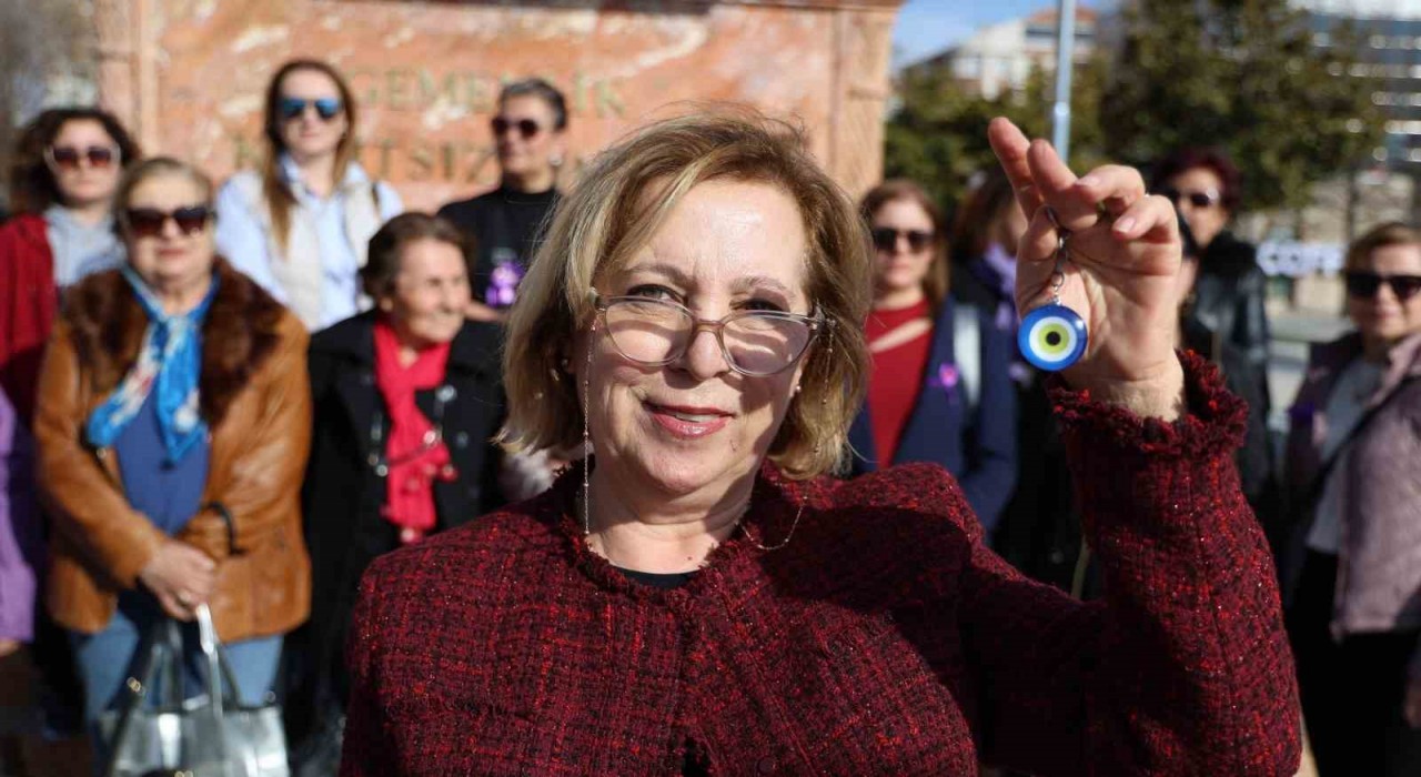 Kadın cinayetin olmadığı şehirde Nazar Boncuklu kutlama
