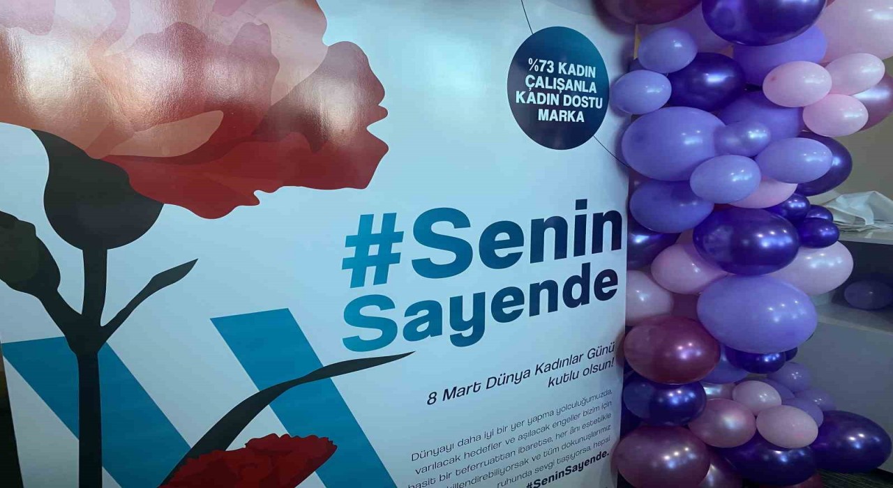 Kadın gazeteciler, Kadınlar Gününe özel mum üretti
