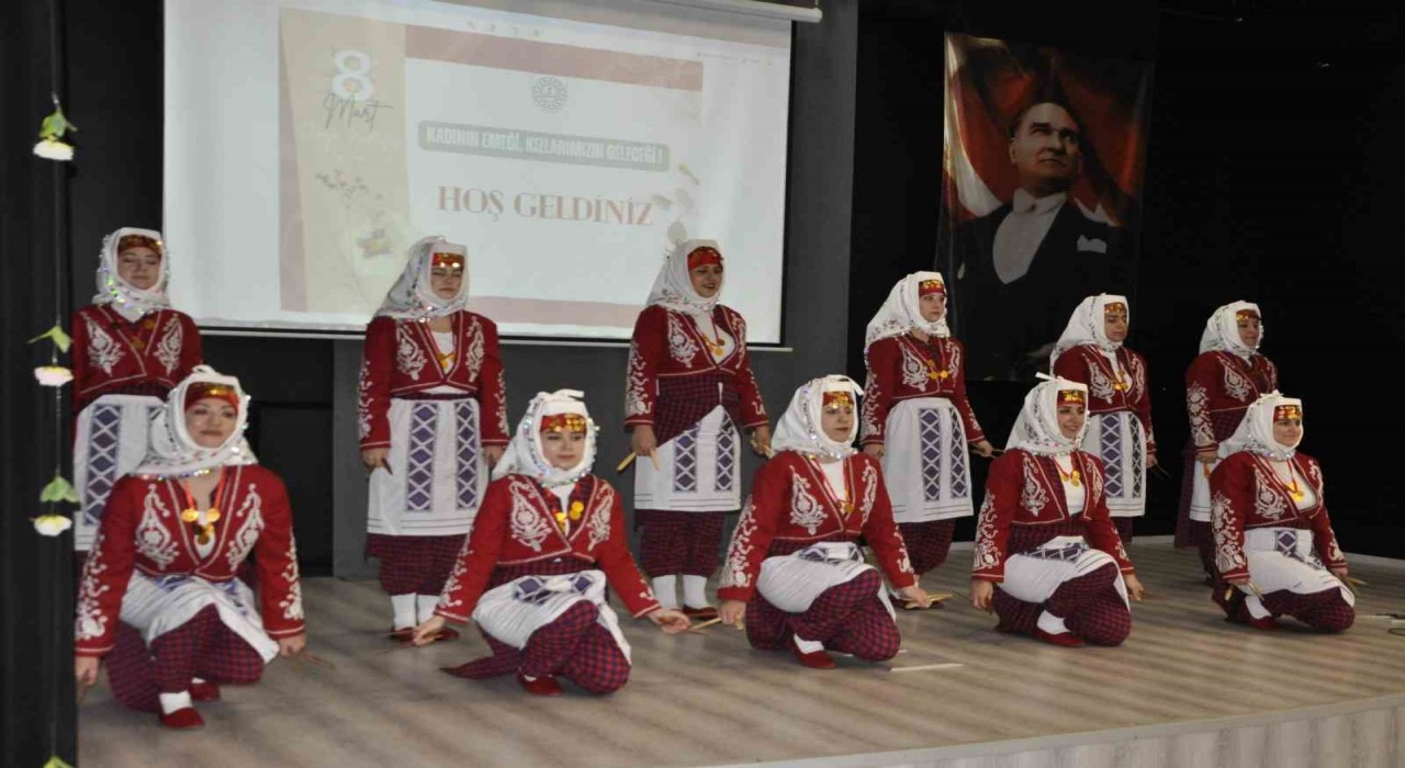 Kadının Emeği, Kızlarımızın Geleceği programı yoğun ilgi gördü