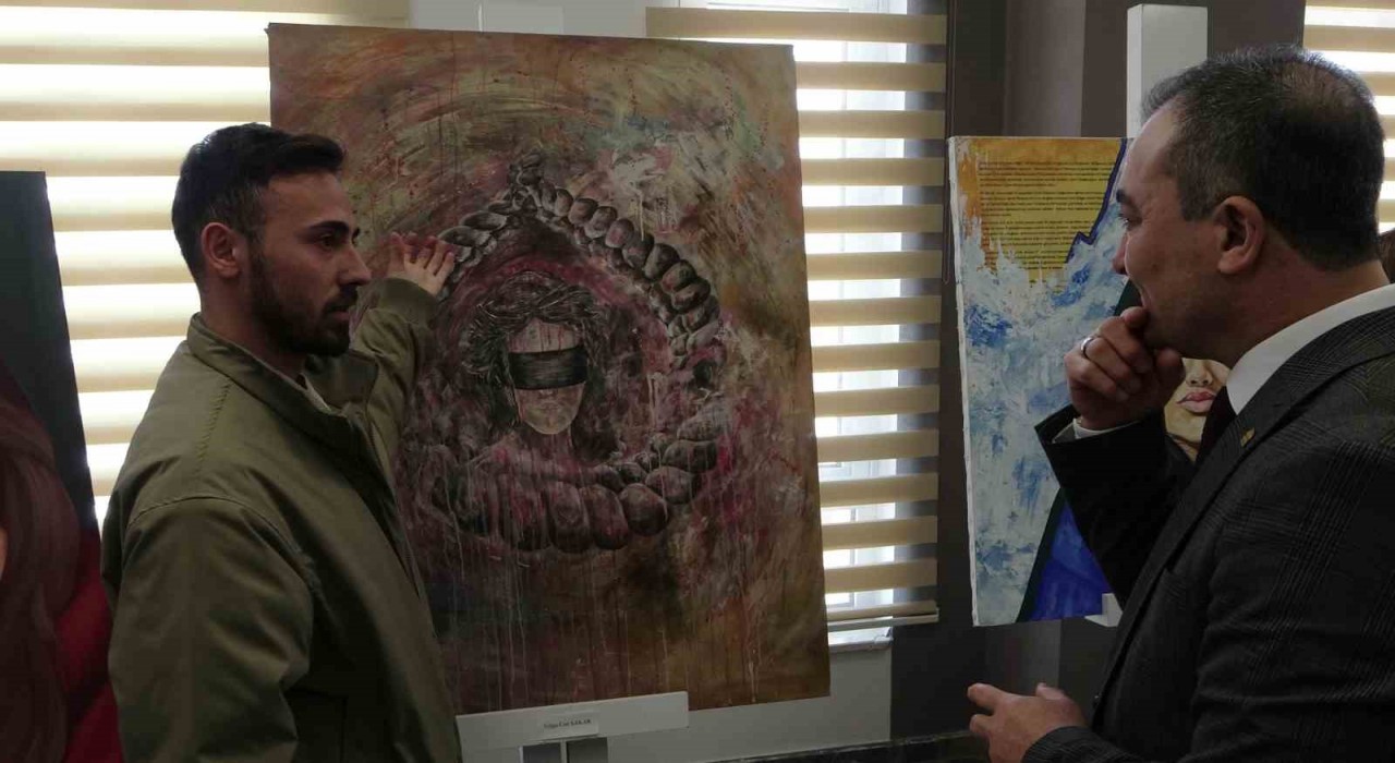 Kadınların toplumdaki önemi tuvallerle anlatıldı