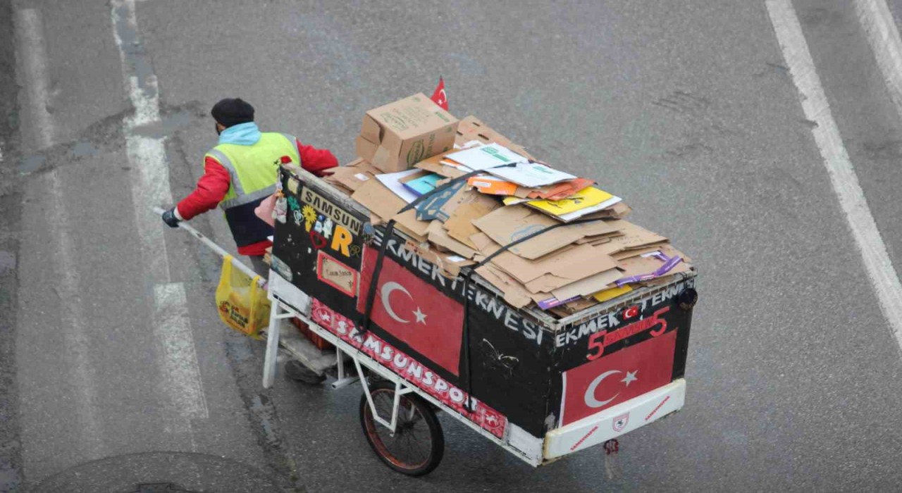 Kağıt toplayıcısının ‘ekmek teknesi