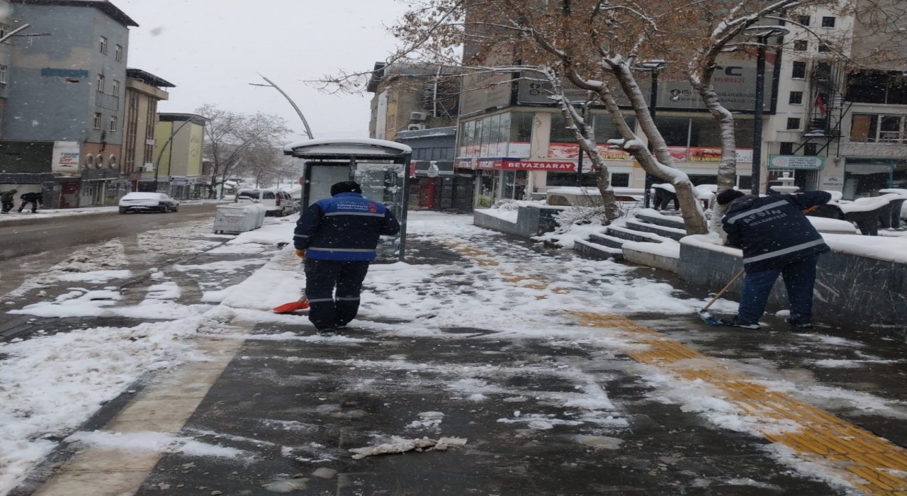 Kahramanmaraşın kuzey ilçelerinde kar temizliği