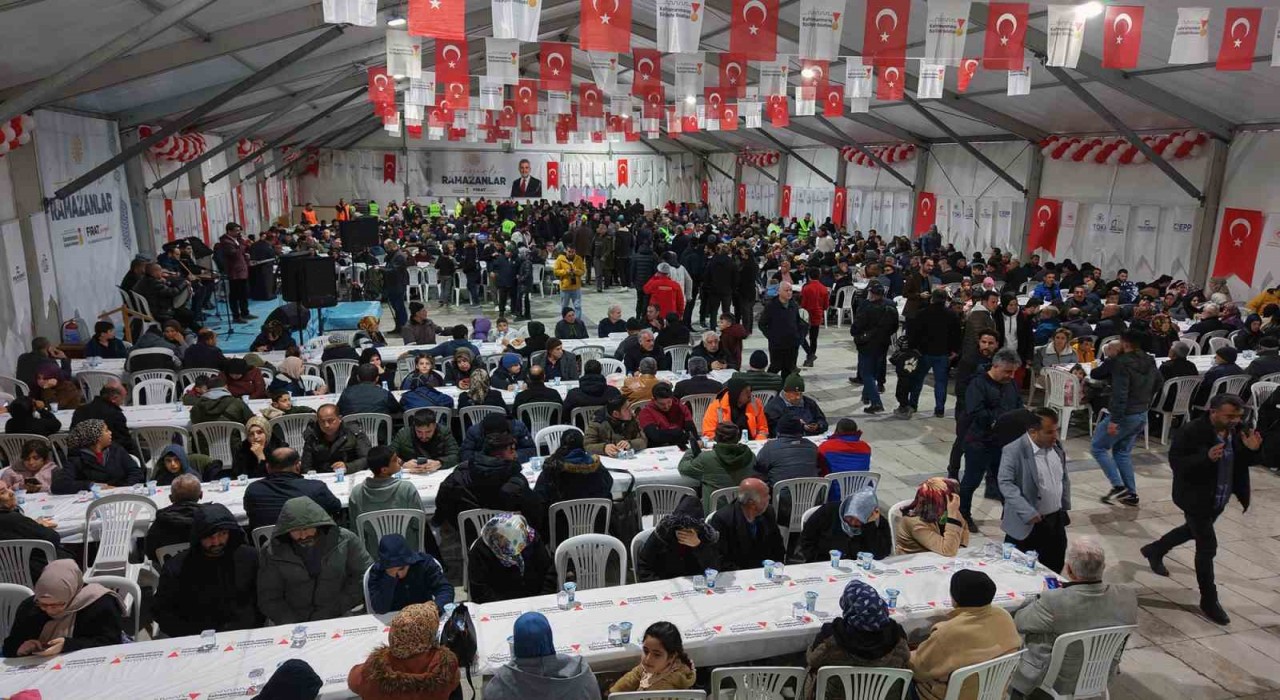Kahramanmaraşta binler gönül sofrasında buluştu