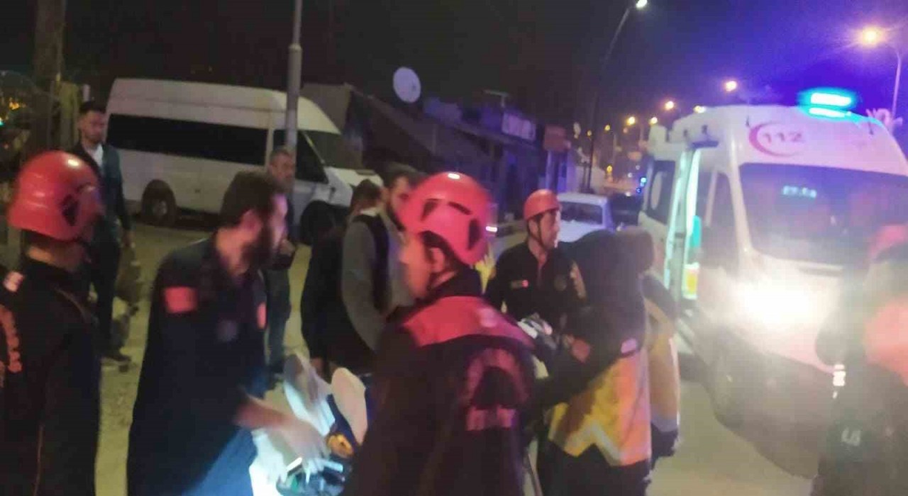 Kahramanmaraşta otomobiller çarpıştı: 1i ağır 5 yaralı