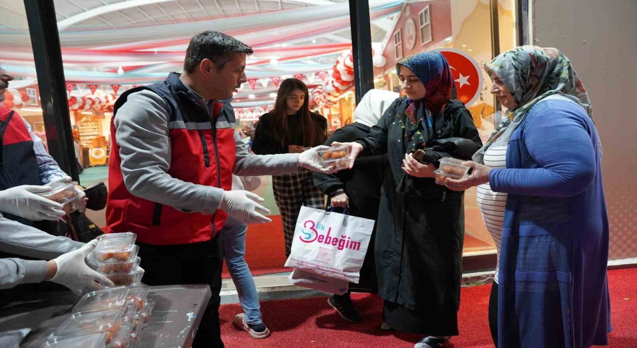 Kahtada Kadir Gecesinde anlamlı ikram