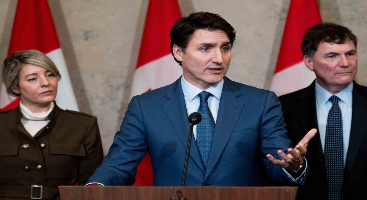 Kanada Başbakanı Trudeaudan Trumpa gümrük vergisi tepkisi: Çok aptalca bir şey