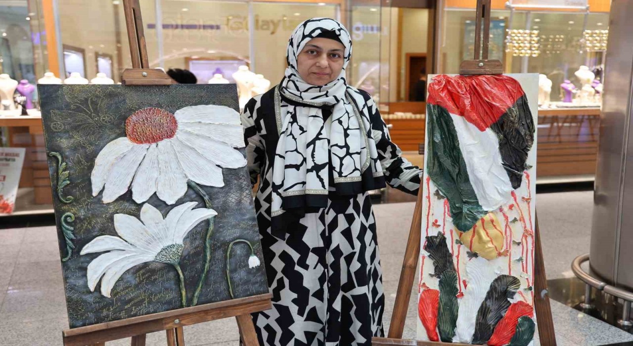 Kanser hastası öğretmen, resim sergisinden gelen 75 bin lirayı Gazzeye bağışladı