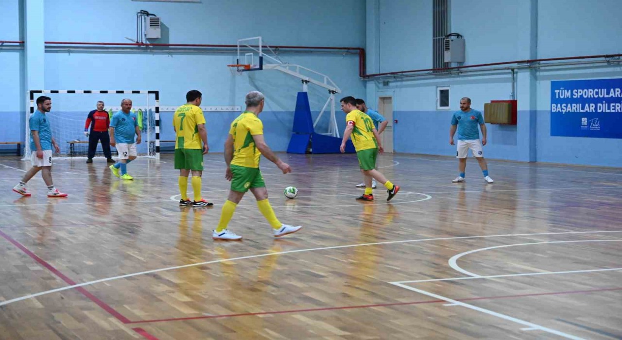 Karacabey Belediyesinin Futsal Turnuvasında heyecan sona erdi