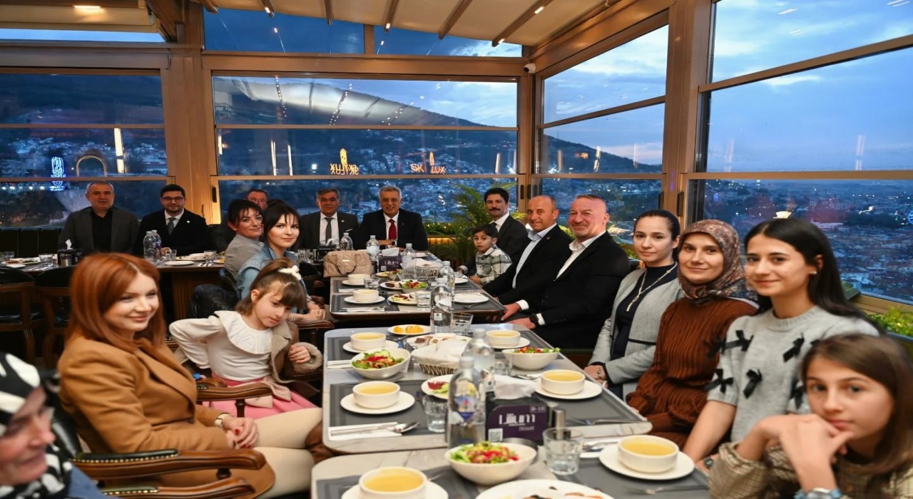 Karacabeyliler Ramazanın bereketini paylaştı