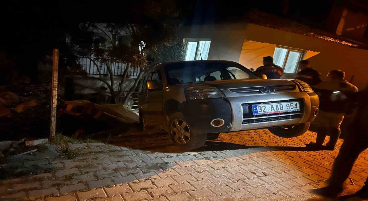 Karacaören Barajında kaçak avcılara suçüstü: Kaçarken araçlarında mahsur kalıp yakalandılar