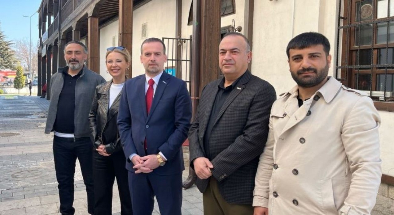 Karademir: Elazığ hızlı treni Malatya yerine Erzincan üzerinden mi alıyor