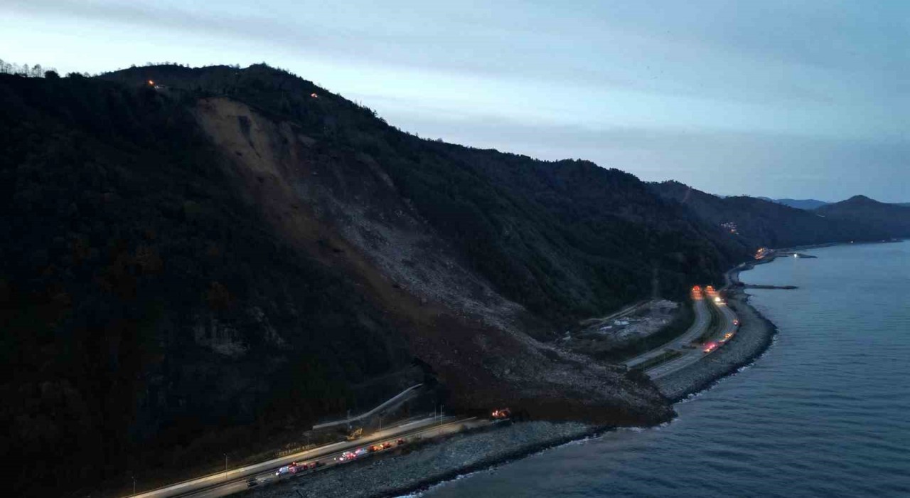 Karadeniz Sahil Yolunda heyelan tehlikesi artıyor