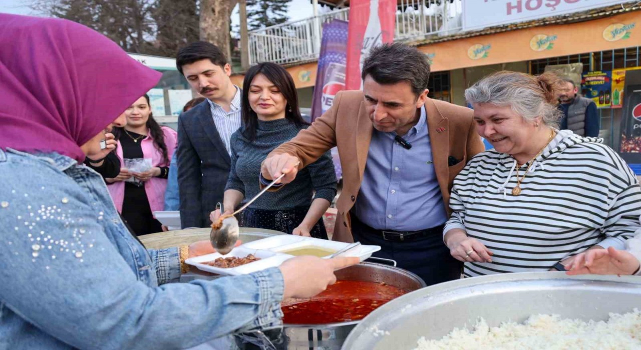 Karaköyde vatandaşlarla bir araya geldi