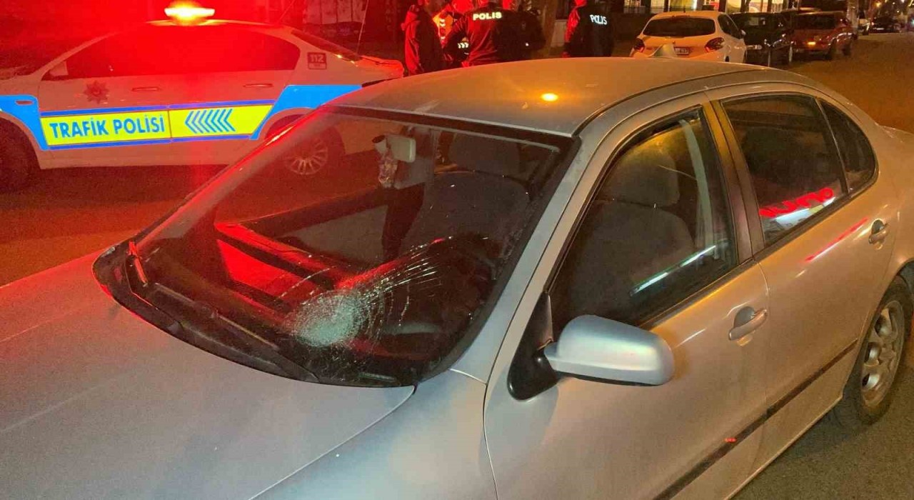 Karamanda camiye giden yaşlı kadına otomobil çarptı