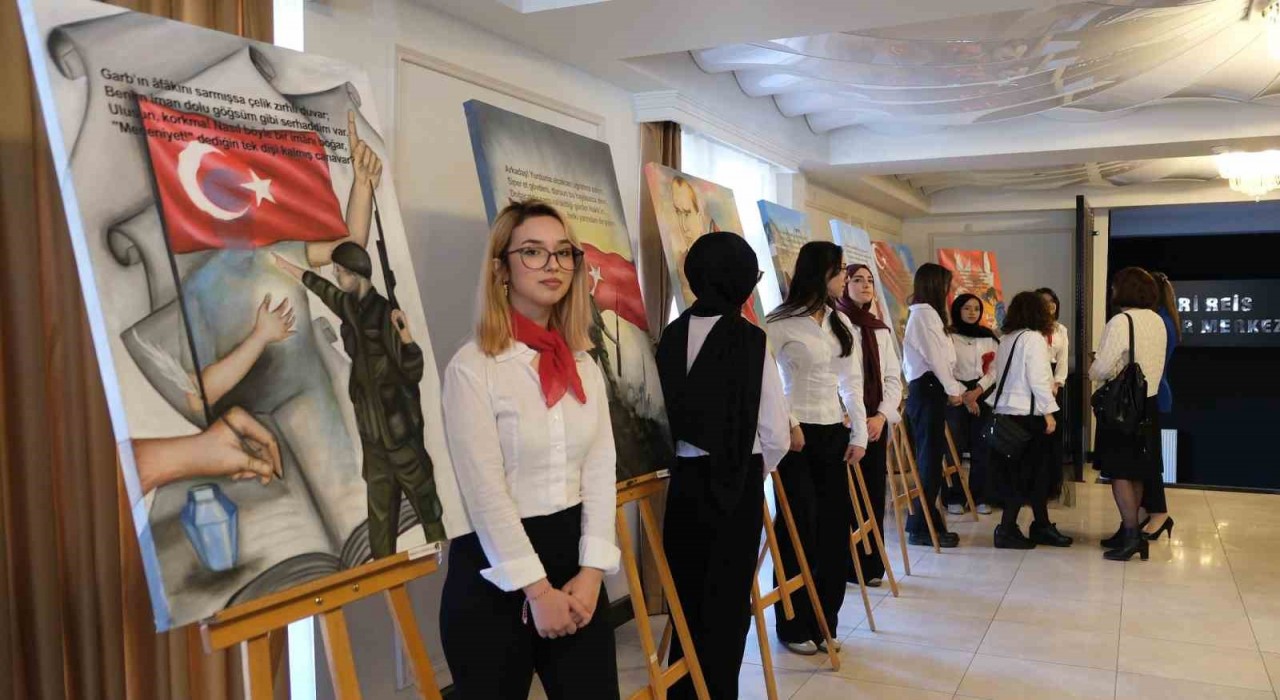 Karamanda öğrenciler İstiklal Marşının 10 kıtasını resmetti