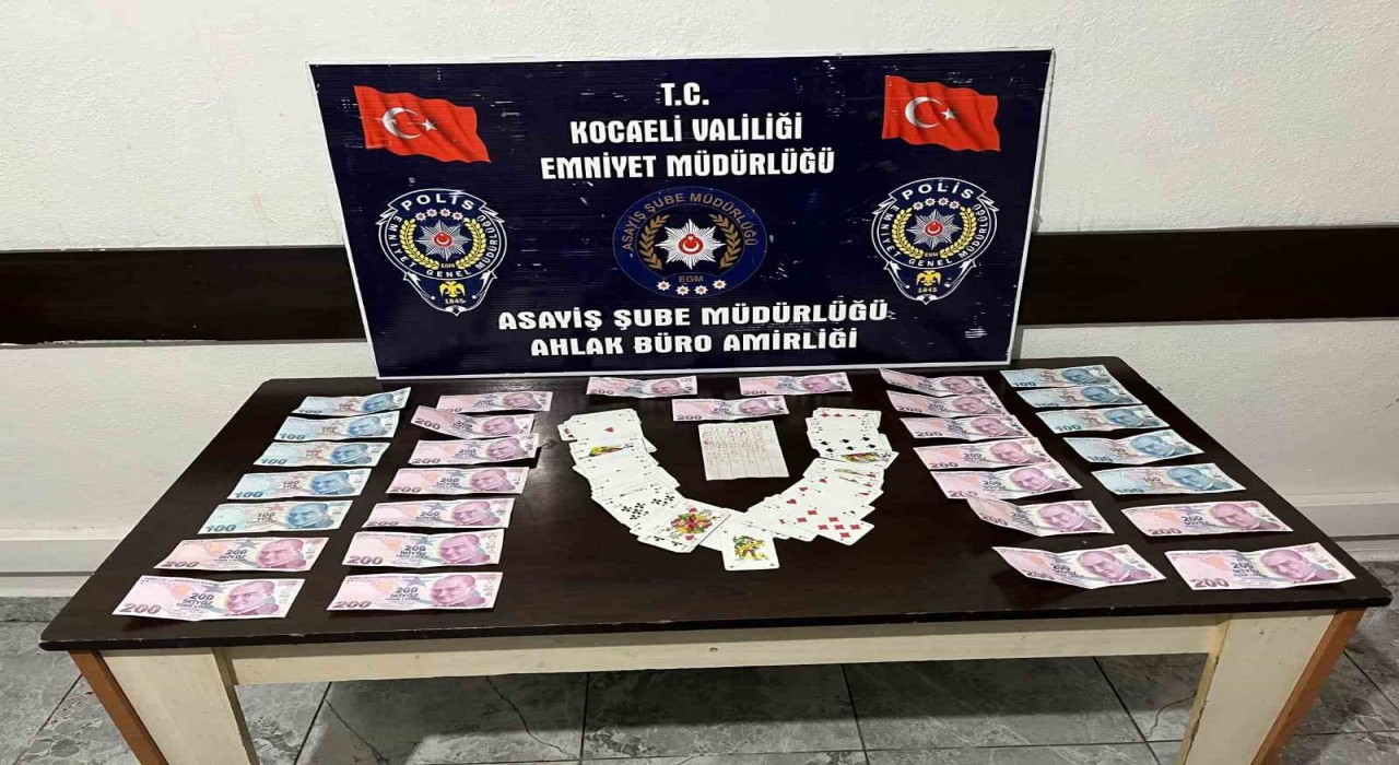 Karamürselde kahvehaneye kumar baskını