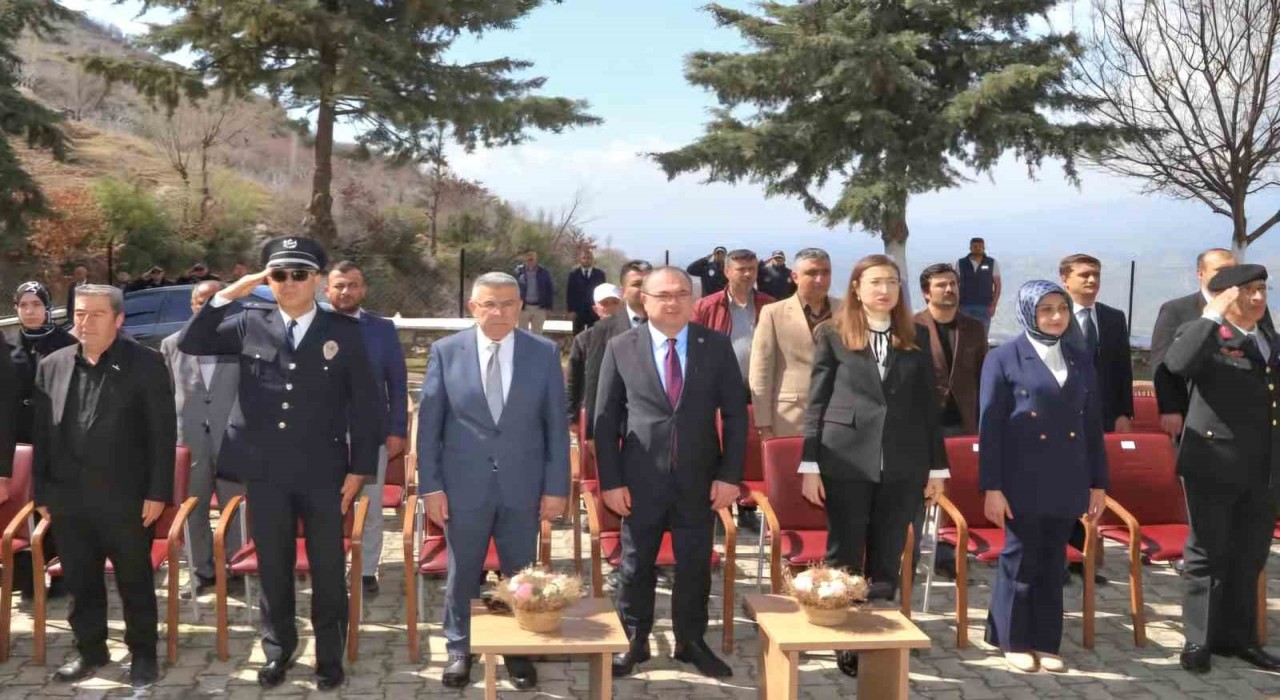 Karatepe Şehitliğinde anma programı