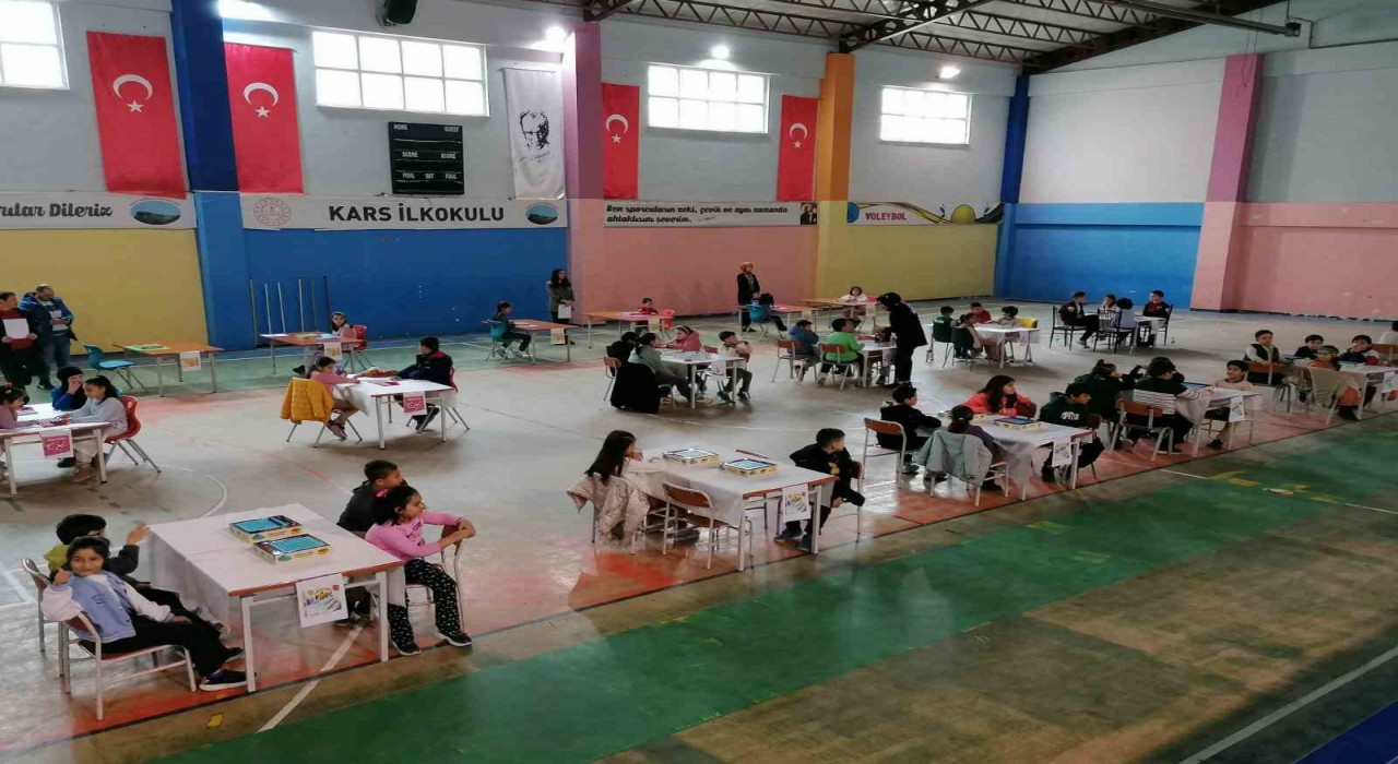 Kars İlkokulunda akıl ve zeka oyunları turnuvası düzenlendi