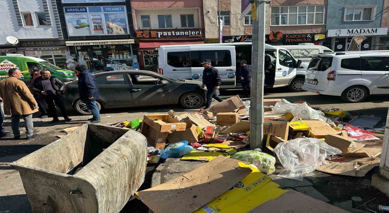 Karsta belediyeden çöplerini gelişi güzel döken işyerine ceza