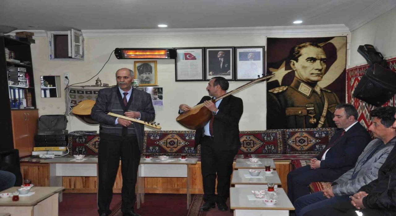 Karsta Ramazan ayında aşıklık geleneği yaşatılıyor