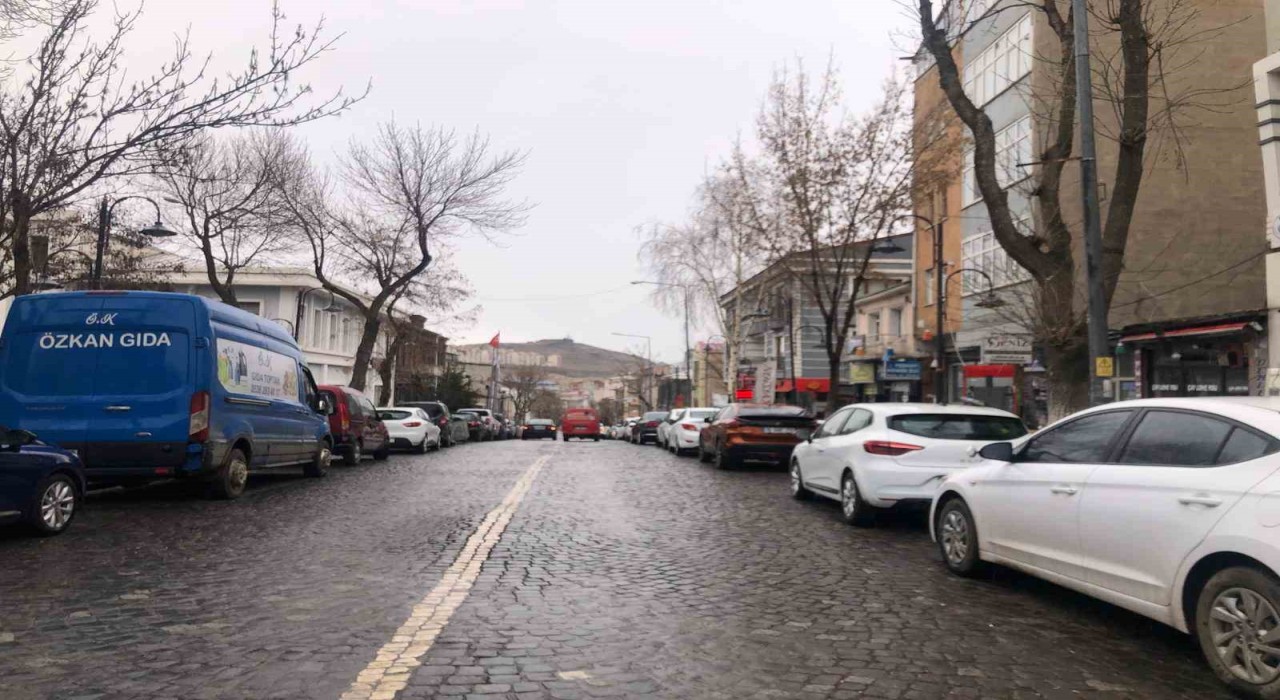 Karsta trafiğe kayıtlı araç sayısı 51 bin 881e ulaştı