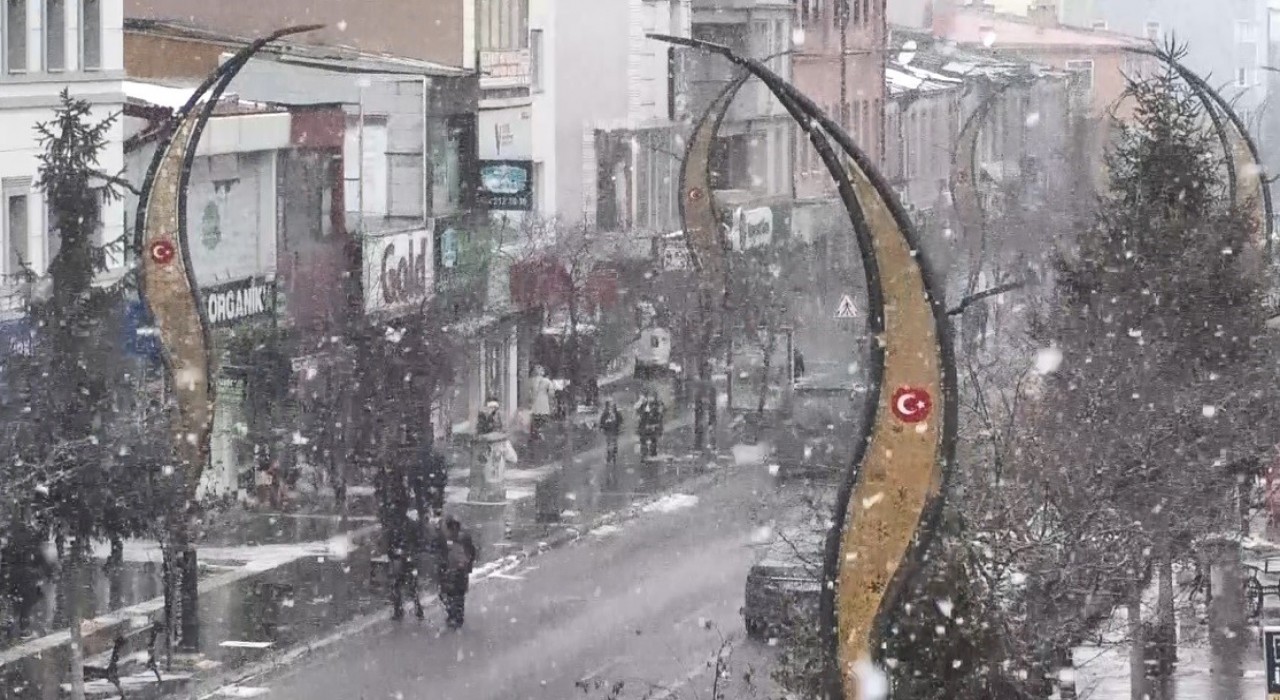 Karsta yoğun kar yağışı
