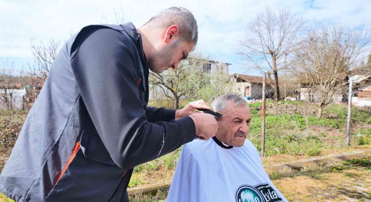 Kartepede büyükler bayrama hazır