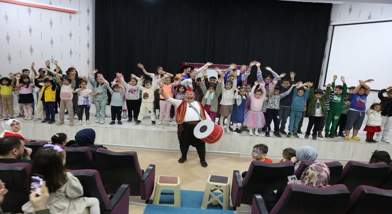 Kartepede çocuklar Ramazanda çok mutlu