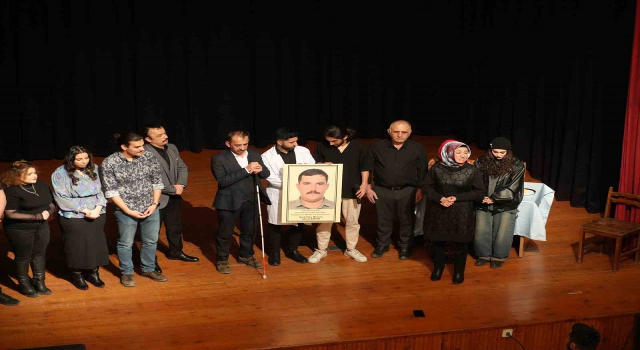 Kastamonuda şehit düşen narkotik polisi Ahmet Şahan anısına tiyatro oyunu sahnelendi