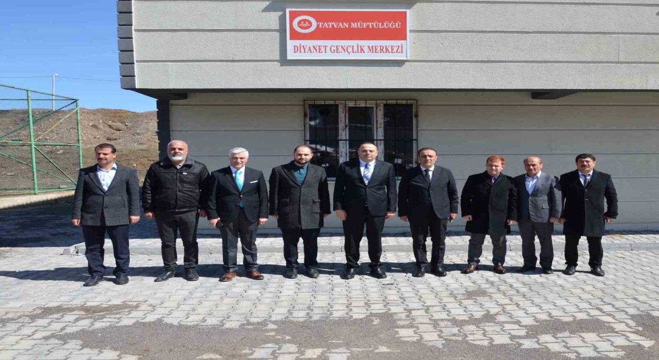Kaymakam Demirden cami ve gençlik merkezine ziyaret