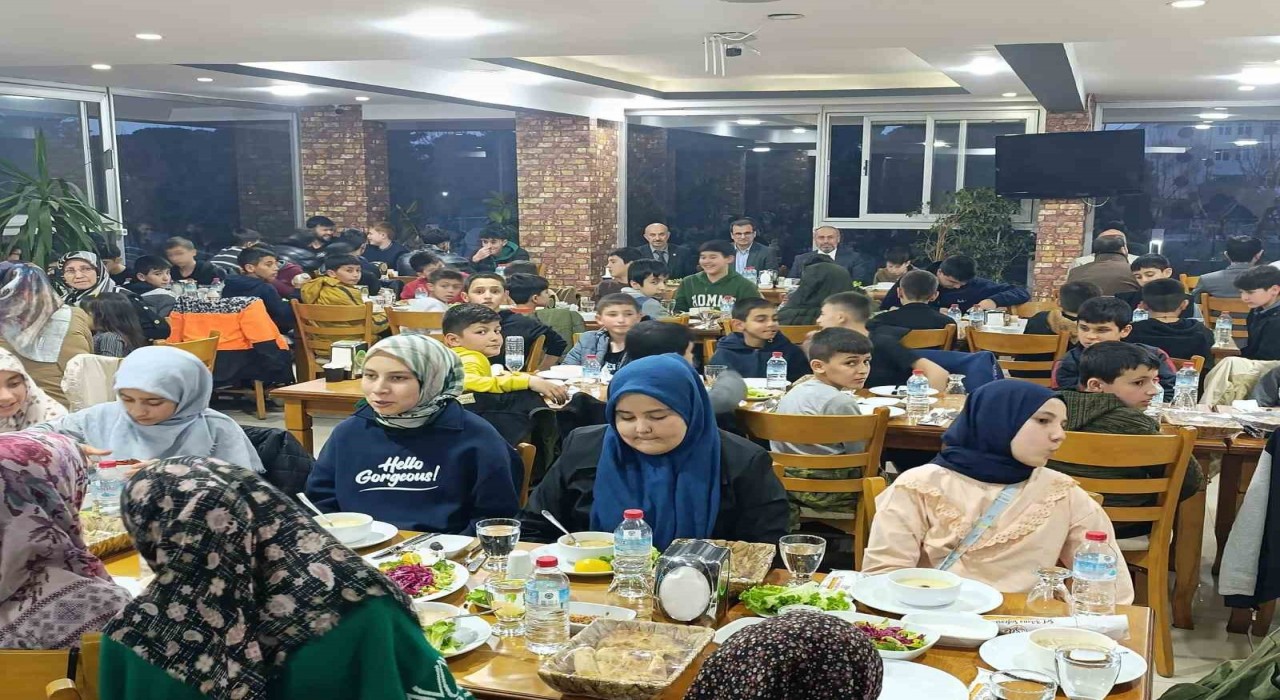 Kaymakam Güldoğan, Kuran Kursu öğrencileriyle iftar yaptı