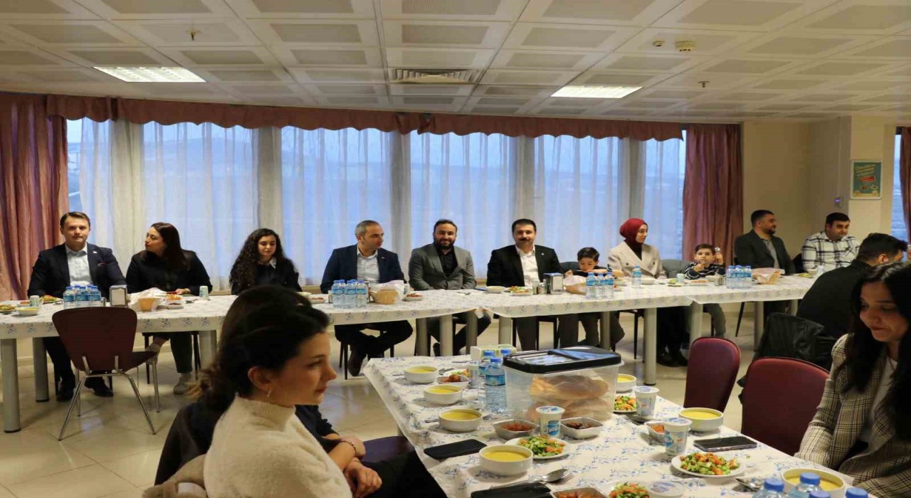 Kaymakam Karali, iftarını sağlık çalışanları ile birlikte yaptı