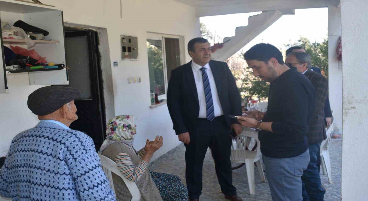 Kaymakam Yakuta, yangında mağdur olan vatandaşla görüştü