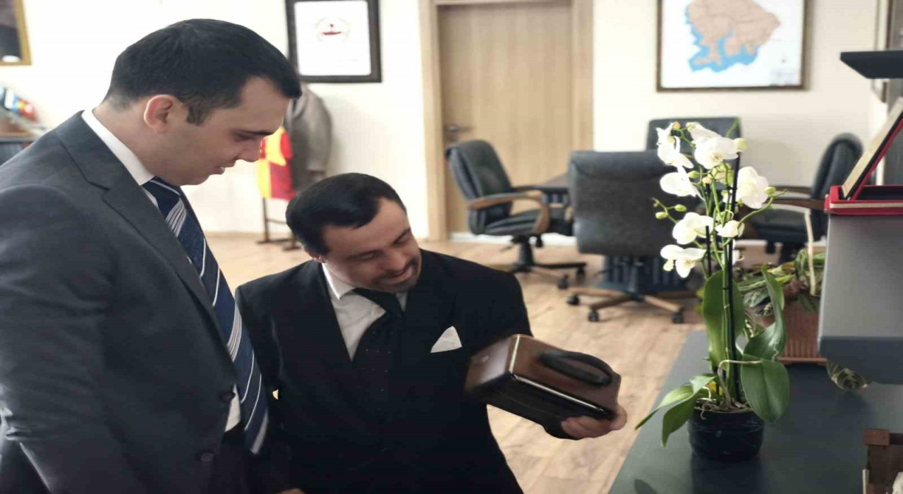 Kaymakam Zor, down sendromlu Kemali makamında ağırladı