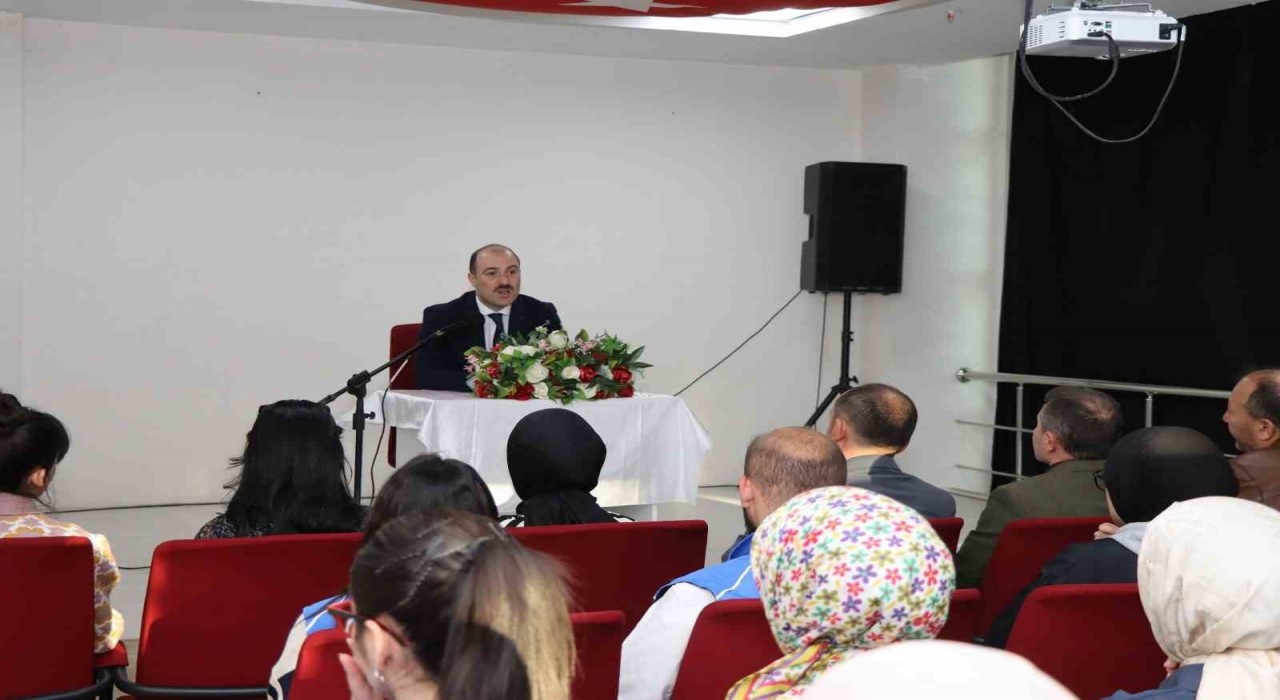 Kaymakamdan gençlere nasihat