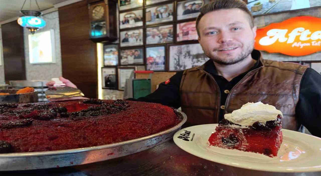 Kaymaklı ekmek kadayıfı bu Ramazan da iftar sofralarını süslüyor