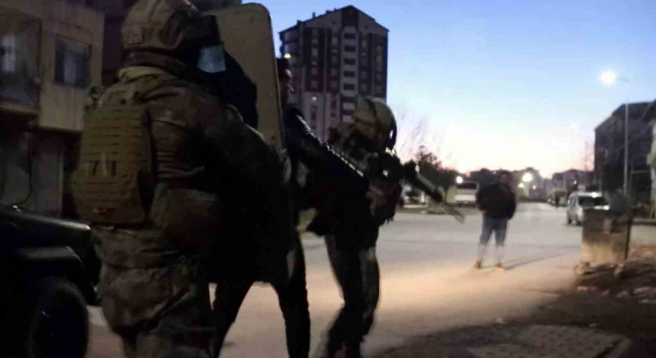 Kayseride bin 74 personel ile eş zamanlı operasyon