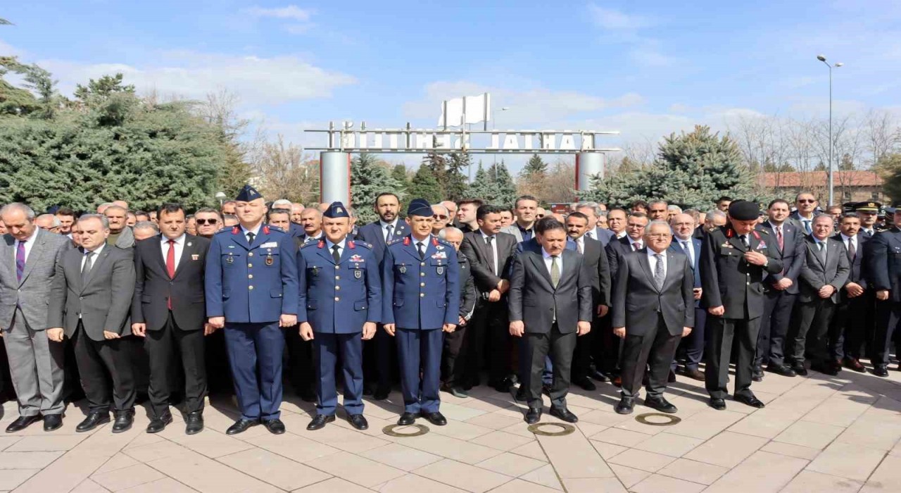 Kayseride şehitler mezarları başında anıldı