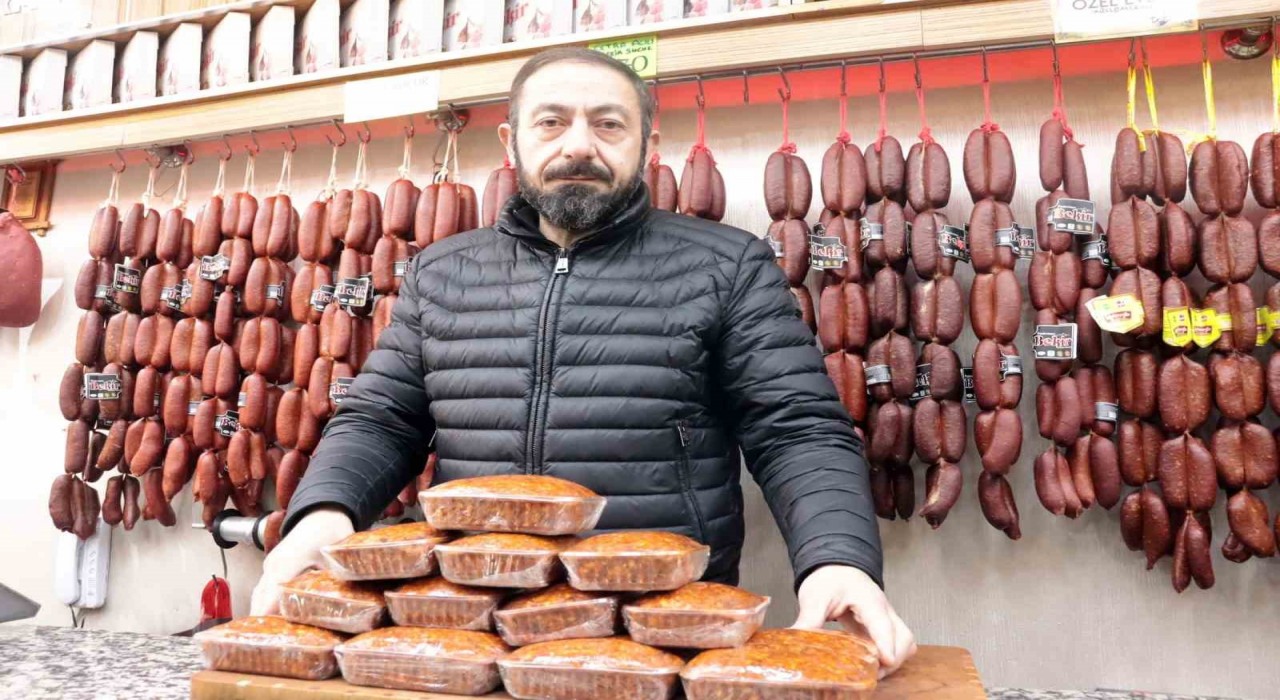 Kayseride sucuk içi satışları arttı