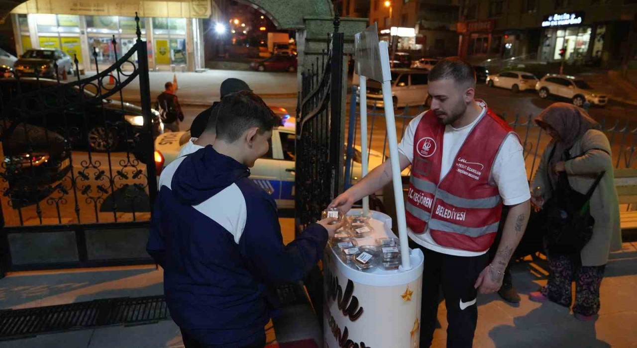Keçiören Belediyesinden kumanya ve tatlı ikramı