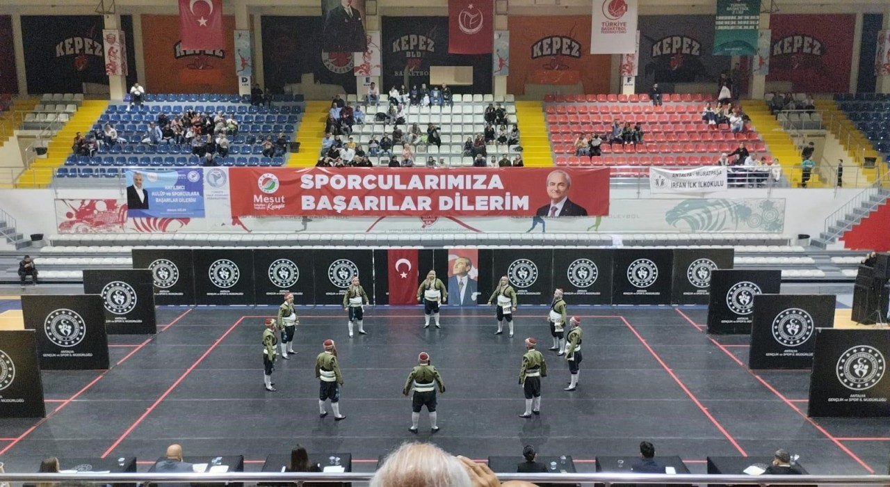 Kepez Belediyesine halk oyunlarında Antalya il birinciliği
