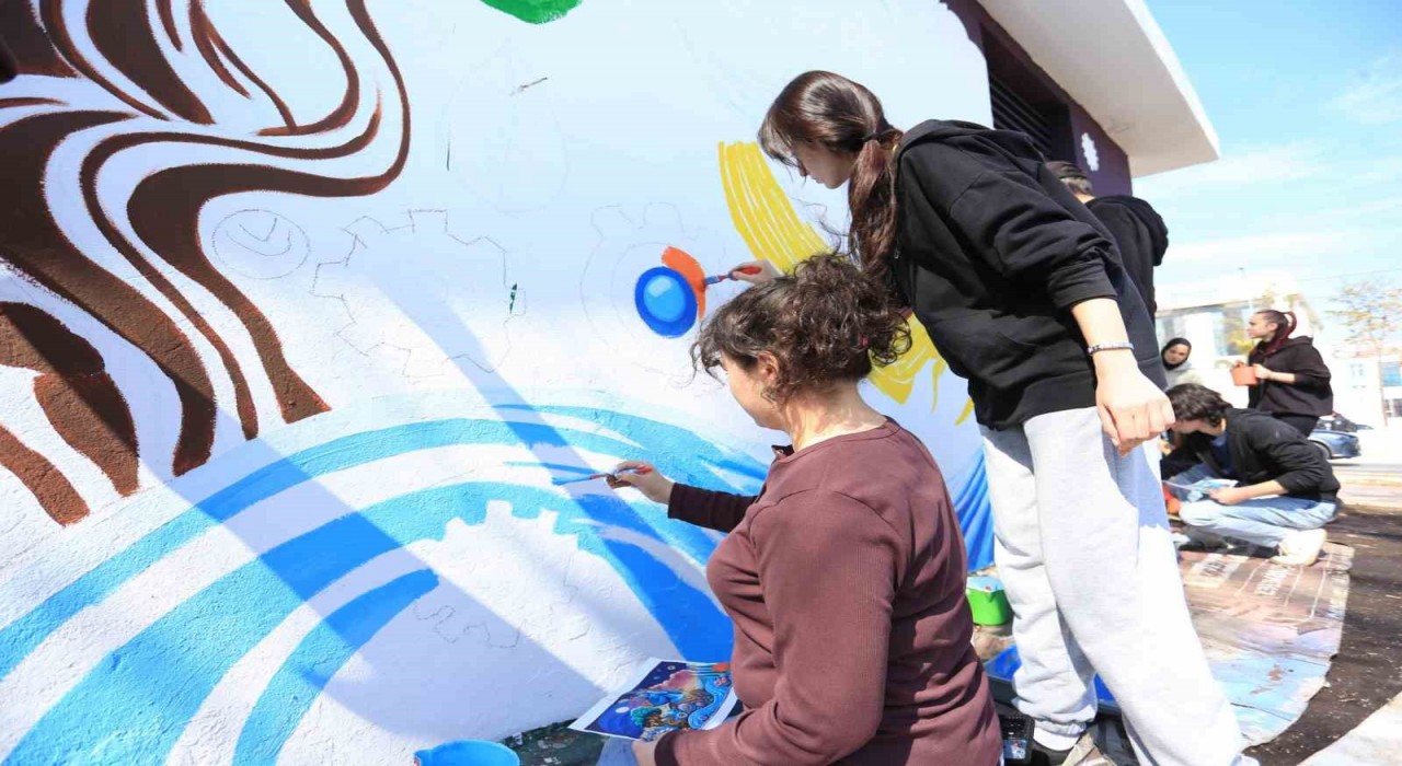 Kepezde 8 Marta özel duvar resmi