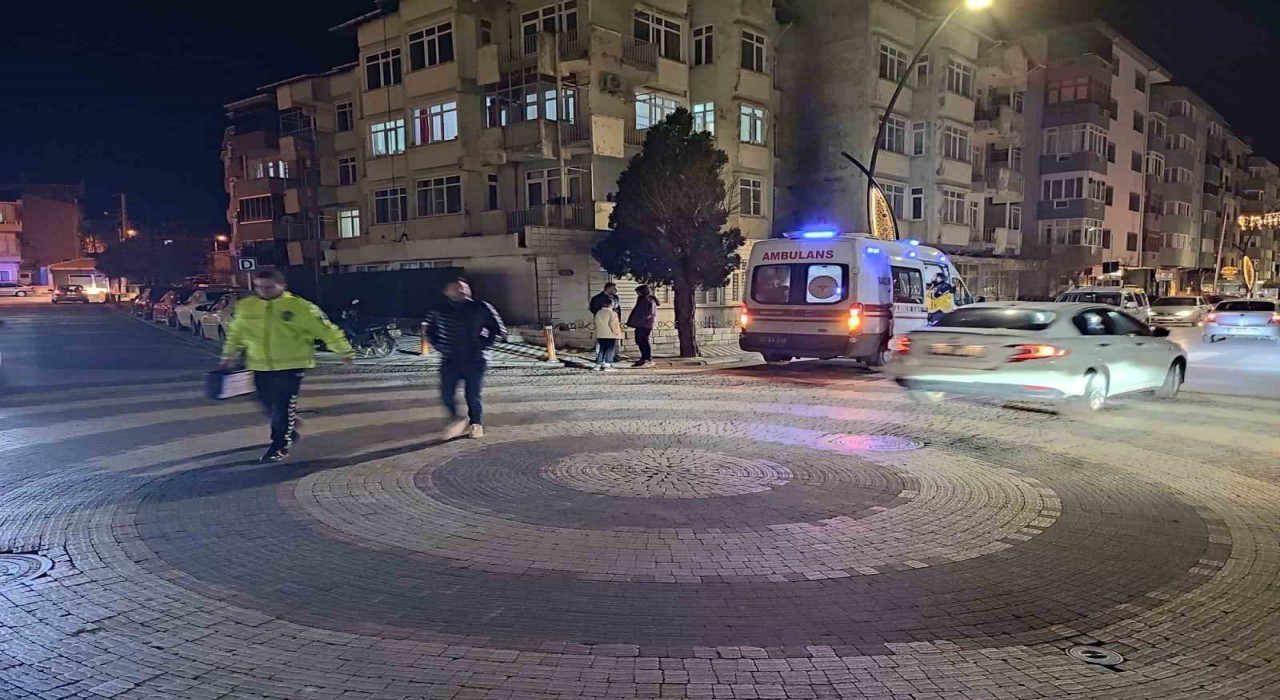 Keşanda otomobil ile çarpışan motosikletin sürücüsü yaralandı