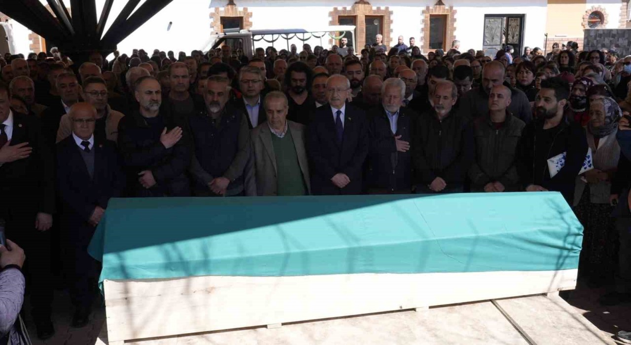 Kılıçdaroğlu, Tuncelide kuzeninin cenazesine katıldı